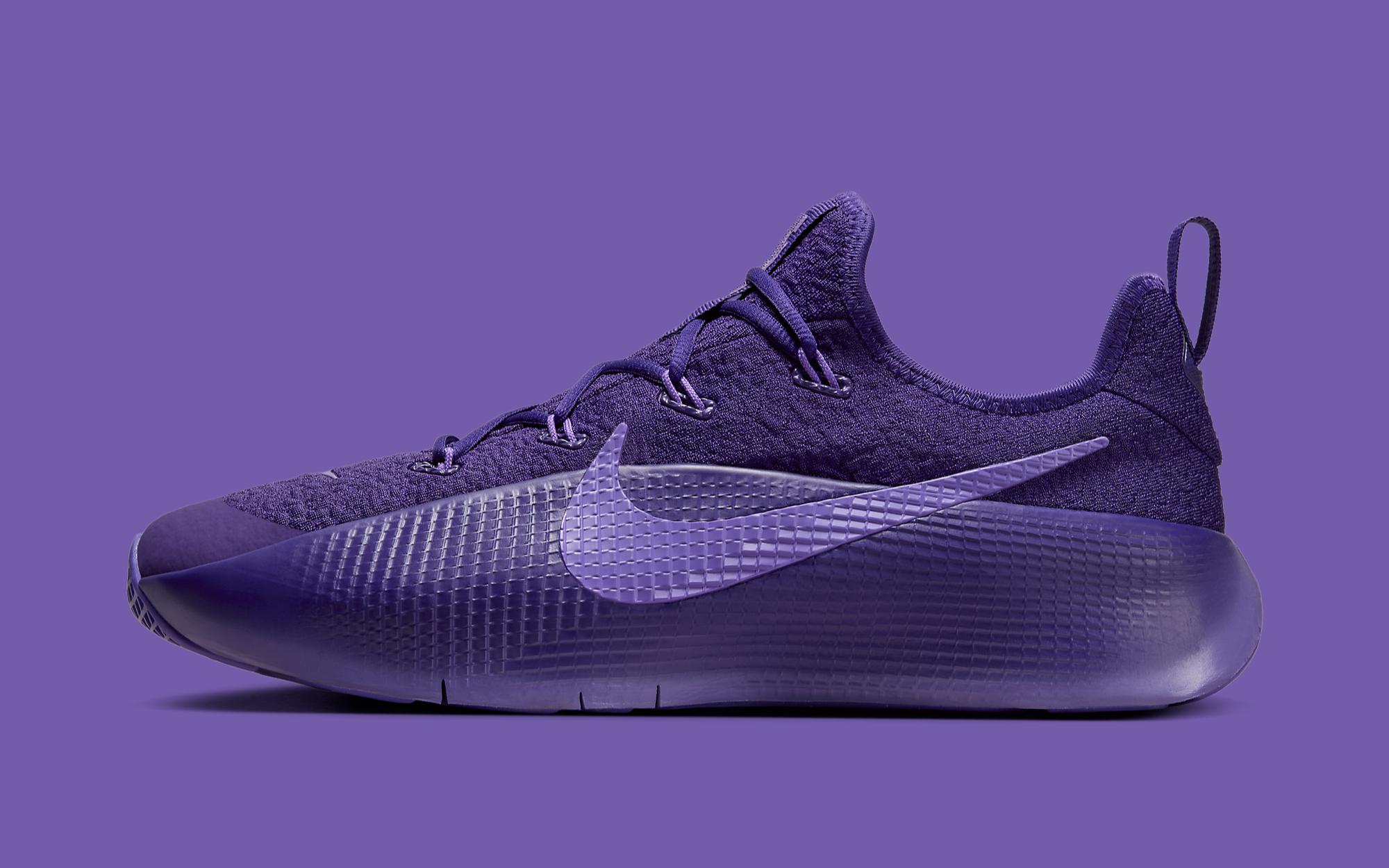 Official Images // LeBron Nike Royalty TR 1 